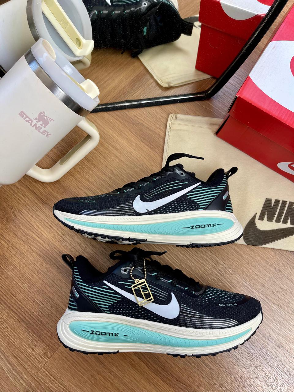 NIKE VOMERO PRETO ACQUA