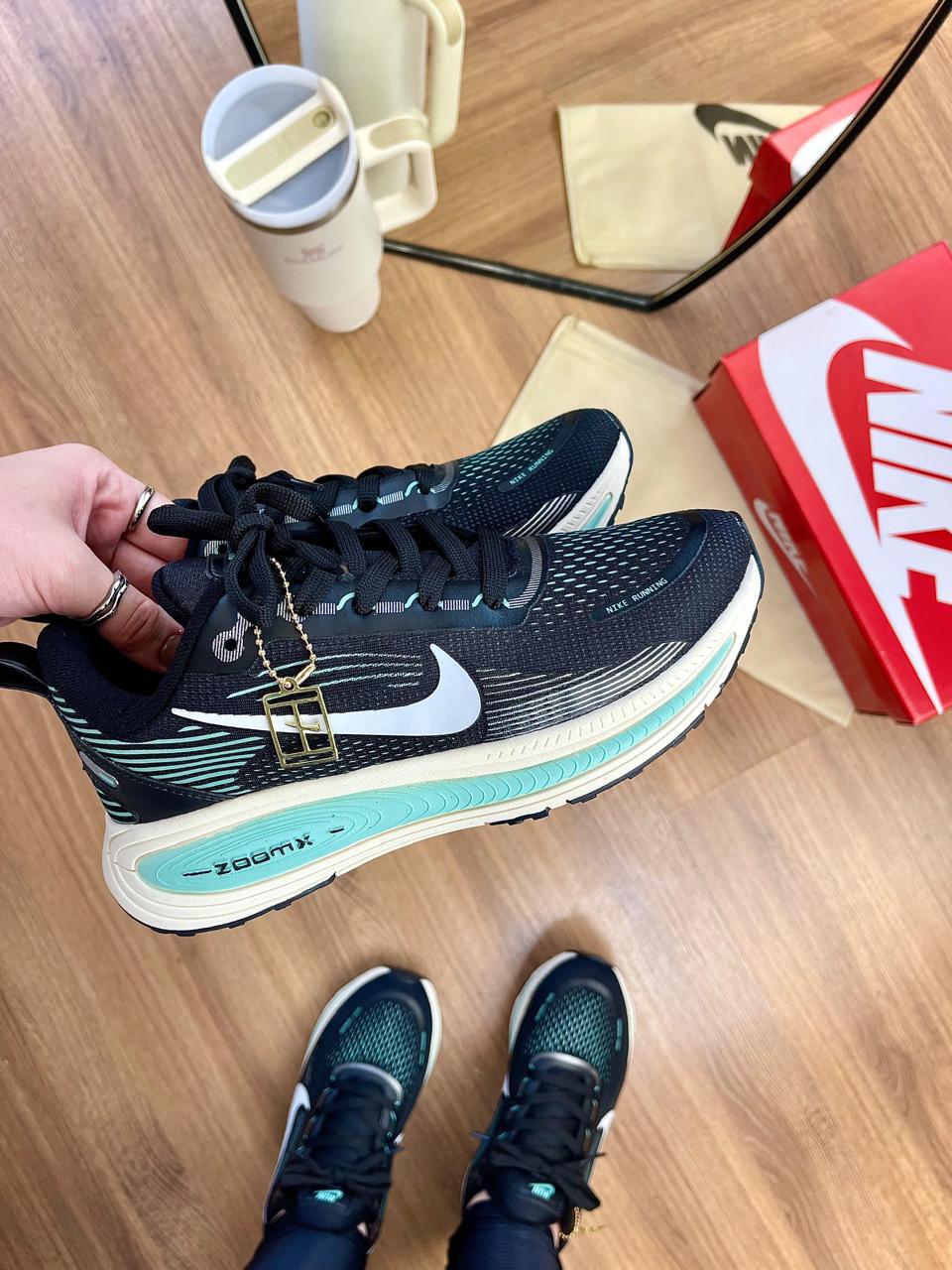 NIKE VOMERO PRETO ACQUA